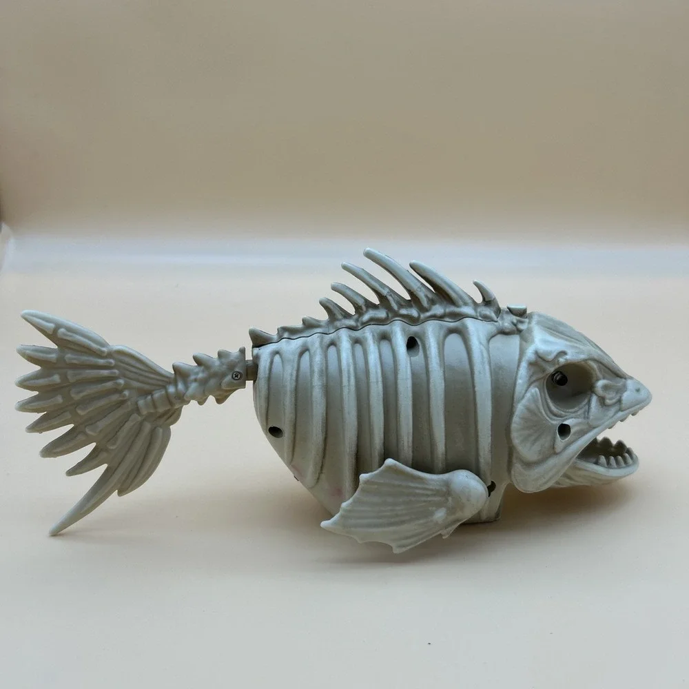 Pan Asian Creations Animated Skeleton Piranha Light Up Dead Fish Green works